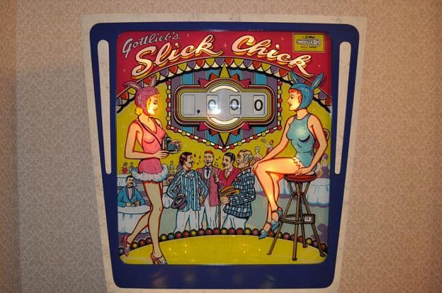 Slick Chick backglass
